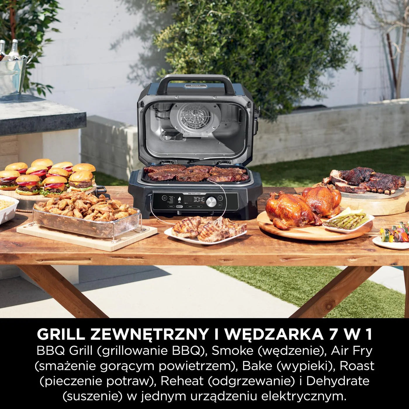 Ninja Woodfire Grill elektryczny, wędzarnia i frytkownica beztłuszczowa, 7 w 1, zewnętrzny, wędzenie, opiekanie, ciasta, odporny na pogodę, nieprzywierający, przenośny, szary/czarny OG701EU