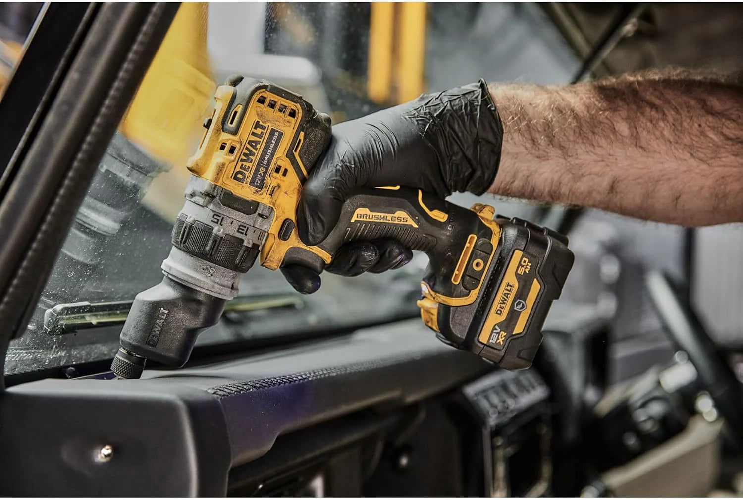 DeWALT DCD703L2T-QW Akumulatorowa wiertarko-wkrętarka, 12 V, w zestawie 2 x akumulator 3 Ah, 4 wymienne głowice, walizka TSTAK