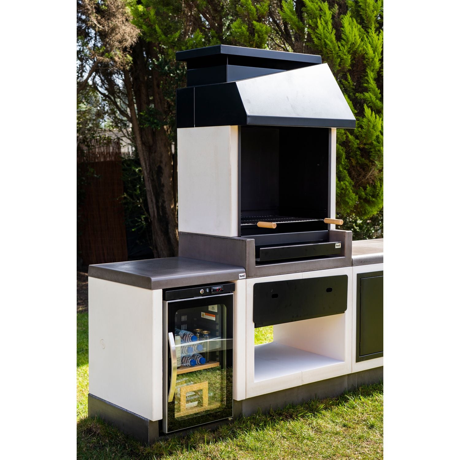 Tuozi - Wbudowany grill na drewno i węgiel drzewny, model Kitaway Otte (szary/biały - 84 x 63 x 206 cm) Nr ref.: T00170