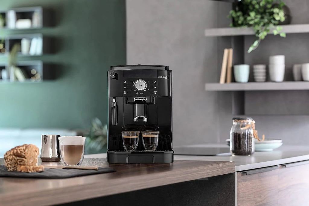 De'Longhi Magnifica S Ekspres do Kawy, Czarny, 1450W 240V