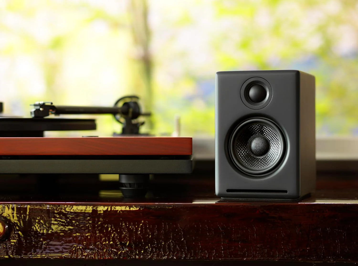 Głośniki komputerowe Audioengine A2 Bluetooth — bezprzewodowy system głośników komputerowych o mocy 60 W