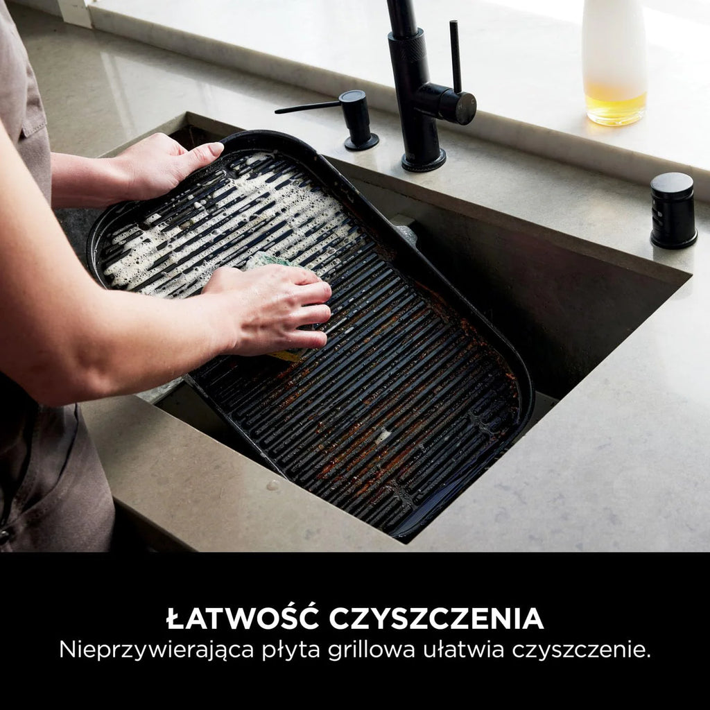 Ninja Woodfire Grill elektryczny, wędzarnia i frytkownica beztłuszczowa, 7 w 1, zewnętrzny, wędzenie, opiekanie, ciasta, odporny na pogodę, nieprzywierający, przenośny, szary/czarny OG701EU