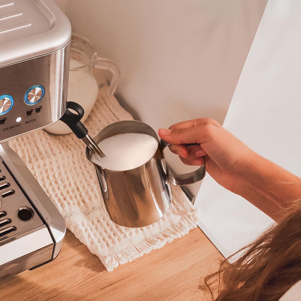 Cecotec Ekspres do kawy z podwójnym wyjściem Power Espresso 20 Barista Cream. 1550 W, 20 prętów, zbiornik na ziarna kawy 250g, młynek z 30 poziomami mielenia, termoblok, zbiornik na wodę 2.5 L
