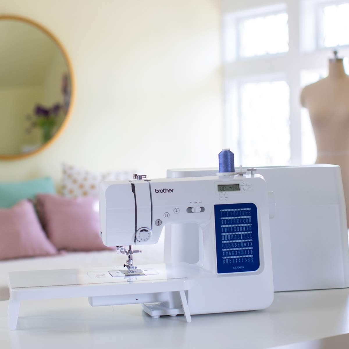 Brother CS7000X Sewing and Quilting Machine LCD Display