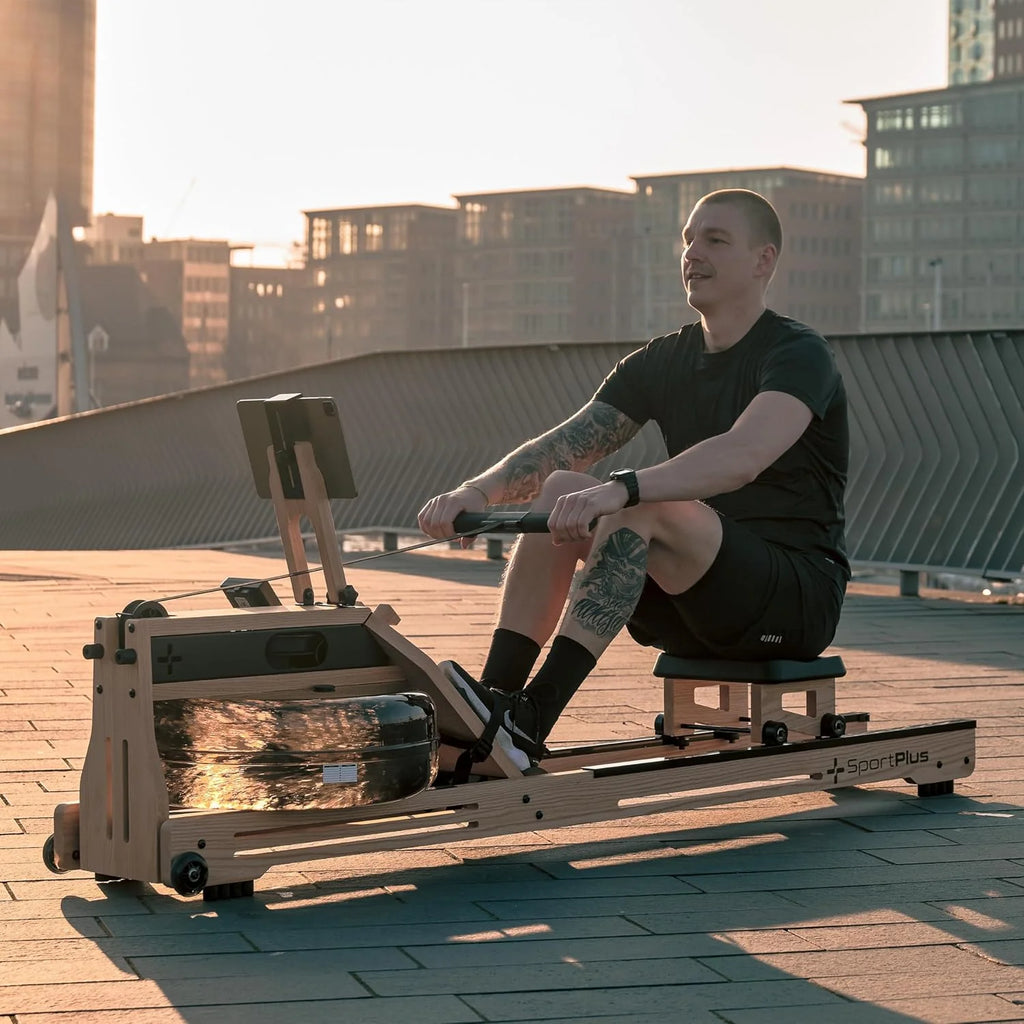 SportPlus wioślarz wodny do użytku domowego wykonany z naturalnego litego drewna (dąb), drewniany wioślarz z komputerem treningowym, wioślarz z uchwytem na tablet do treningu wytrzymałościowego