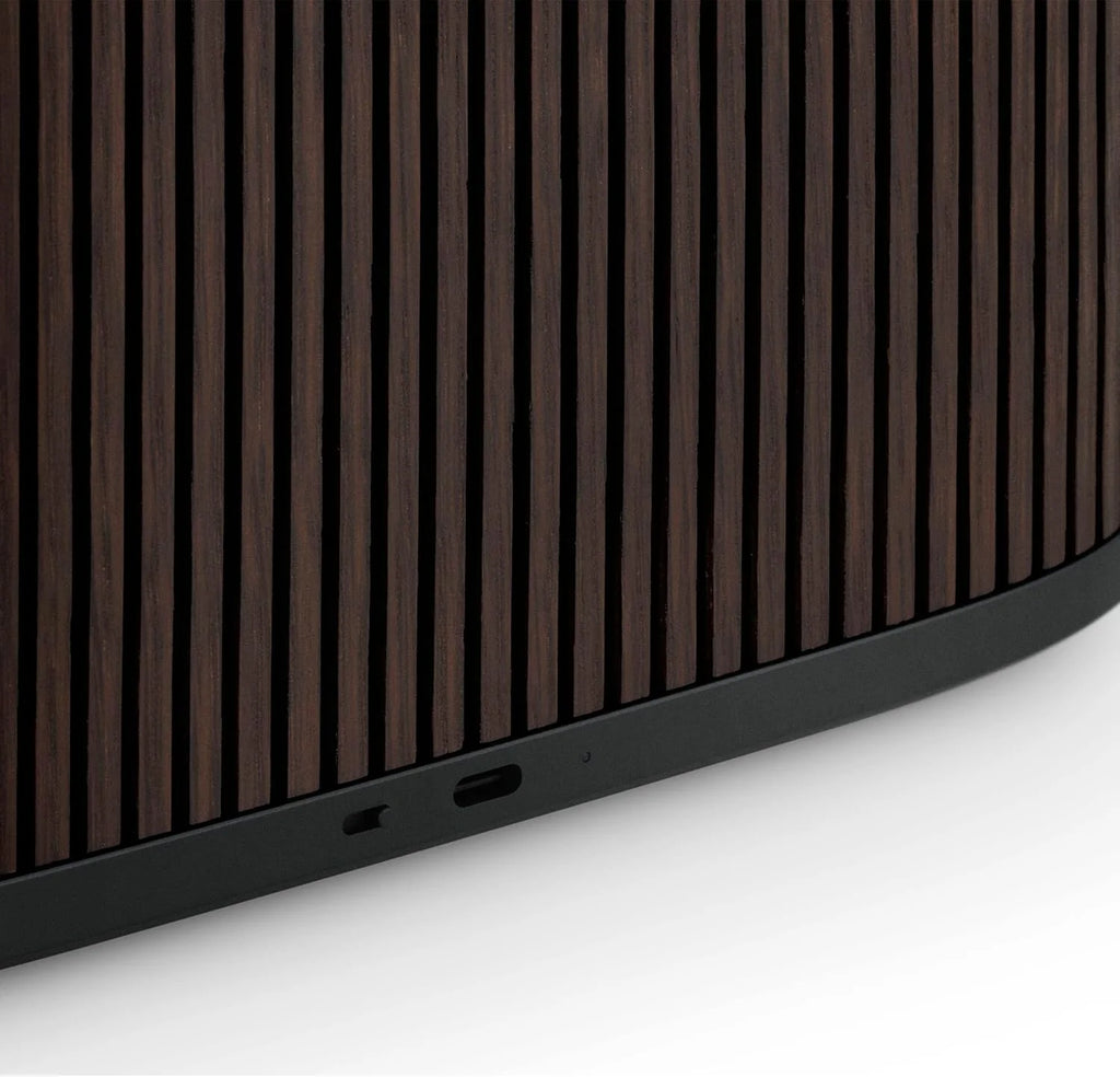 Bang & Olufsen Beosound A5 - Potężny luksusowy przenośny głośnik modułowy Bluetooth i WiFi do domu lub na zewnątrz, z długą żywotnością baterii i wbudowanym bezprzewodowym ładowaniem - Dark Oak