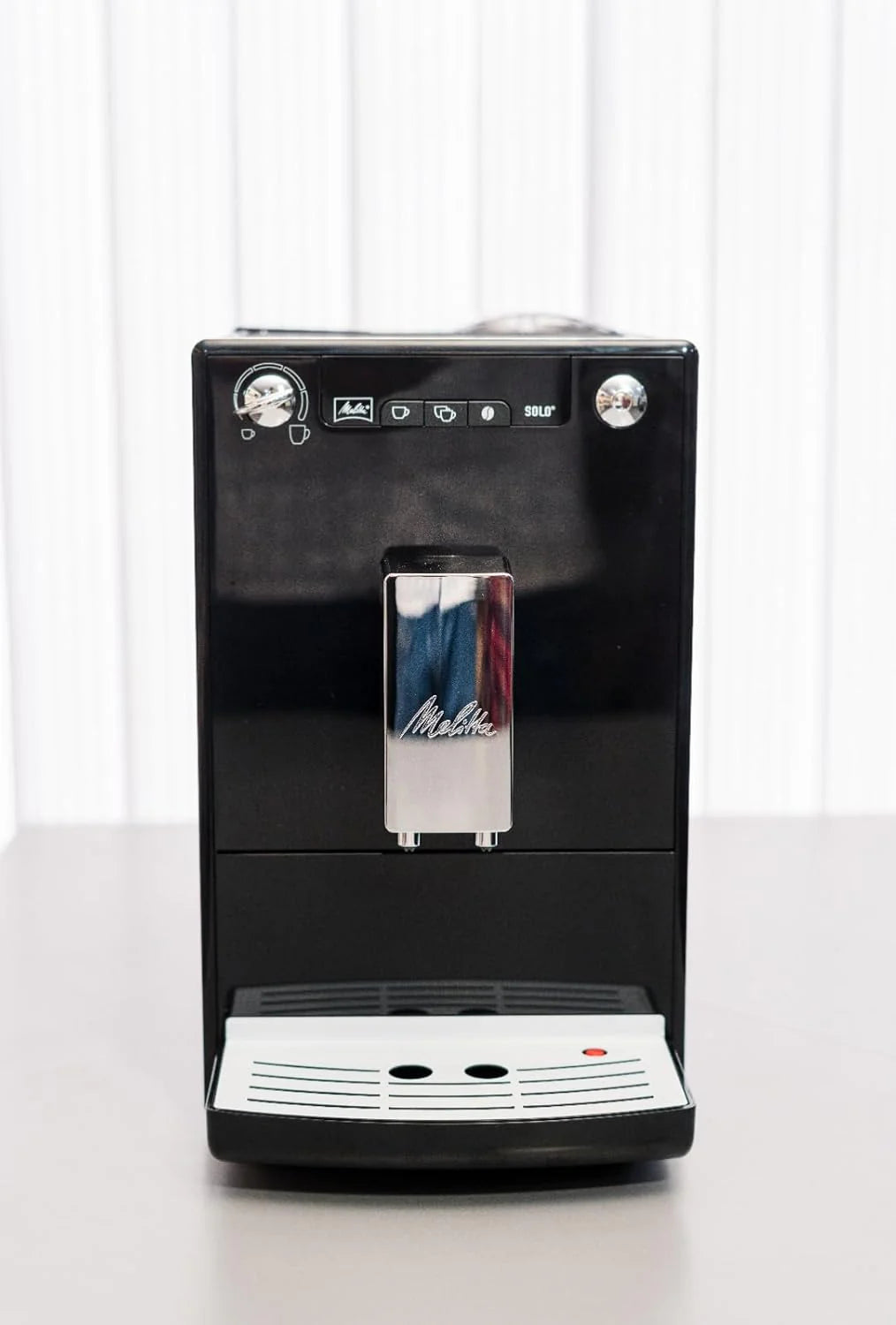Melitta E 950-222 Caffeo Solo Automatyczny Ekspres do Kawy, 1400 W, 1,2 Litra, Czarny/Srebrny
