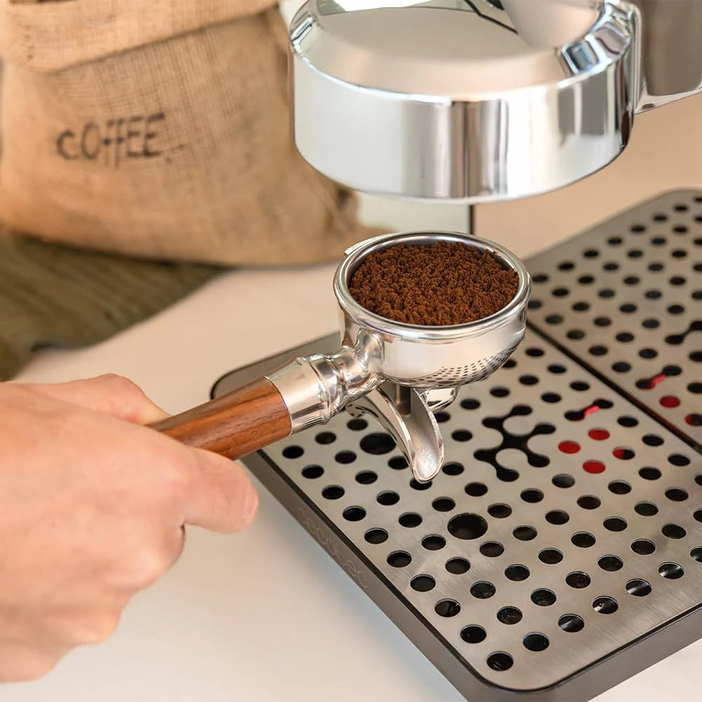 Cecotec Ekspres do kawy Barista Baristeo Intima, profesjonalny ekspres do kawy Barista, system wstępnego parzenia, pompa 15 bar, łatwe napełnianie, zbiornik na wodę 1,7 l i podgrzewacz do filiżanek