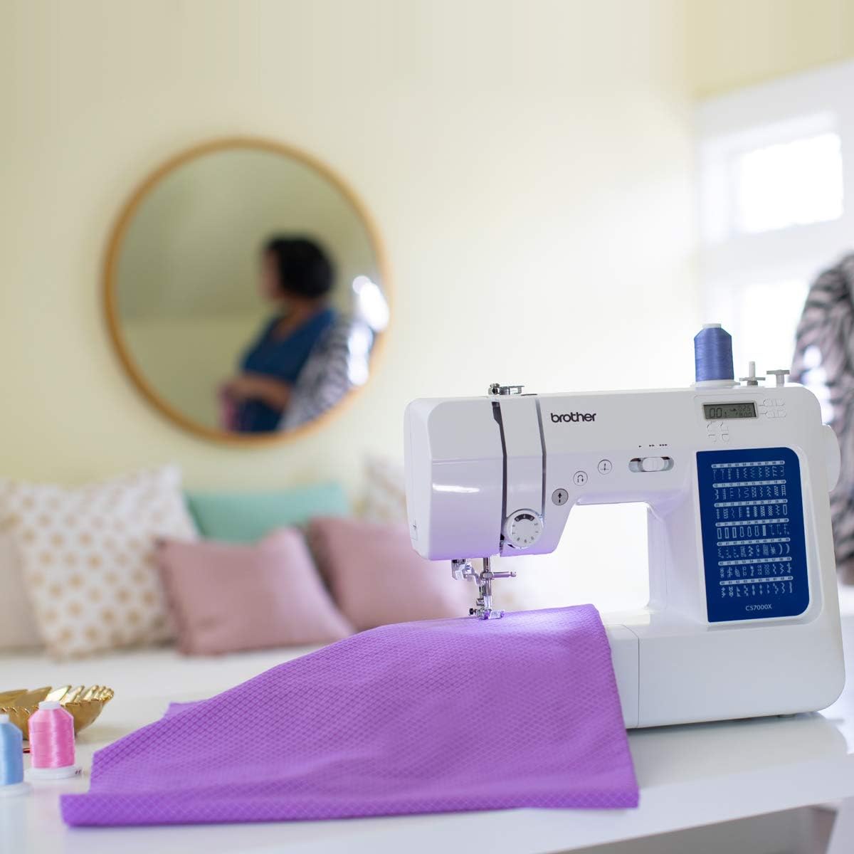 Brother CS7000X Sewing and Quilting Machine LCD Display