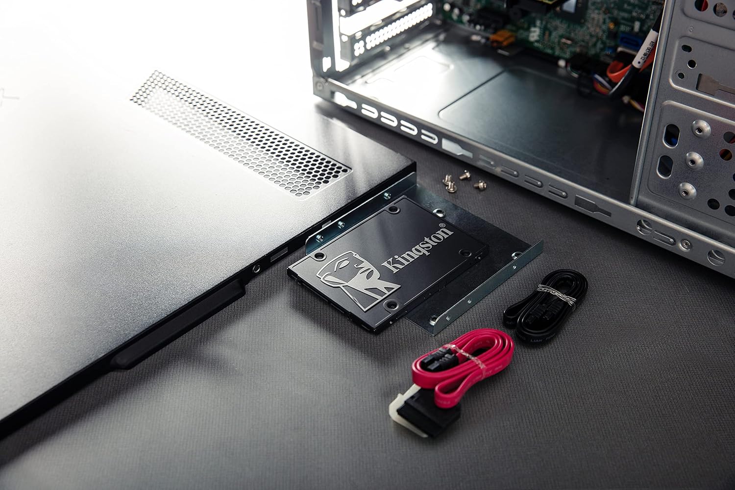 Kingston KC600 SSD SKC600/2048G Wewnętrzny dysk SSD 6.3 cm SATA Rev 3.0, 3D TLC, XTS-AES 256-bitowe szyfrowanie