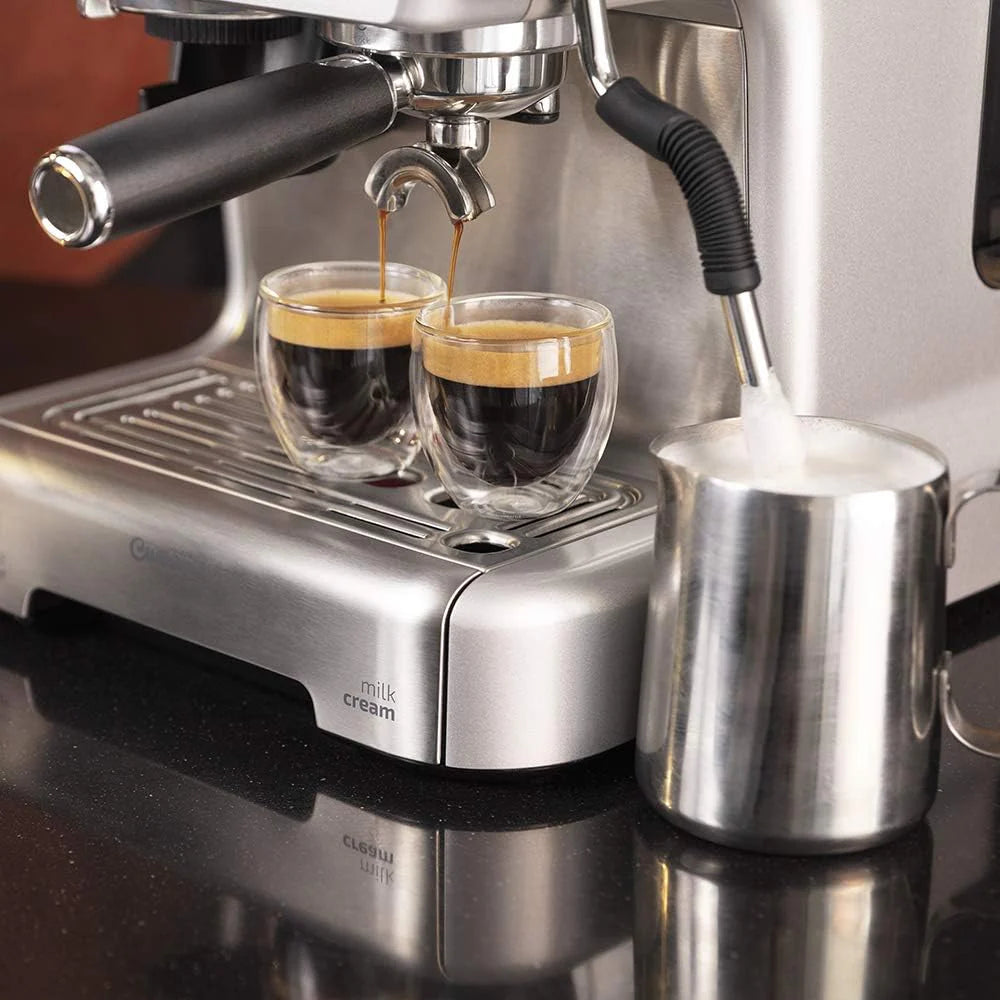 Cecotec Ekspres do kawy z podwójnym wyjściem Power Espresso 20 Barista Cream. 1550 W, 20 prętów, zbiornik na ziarna kawy 250g, młynek z 30 poziomami mielenia, termoblok, zbiornik na wodę 2.5 L