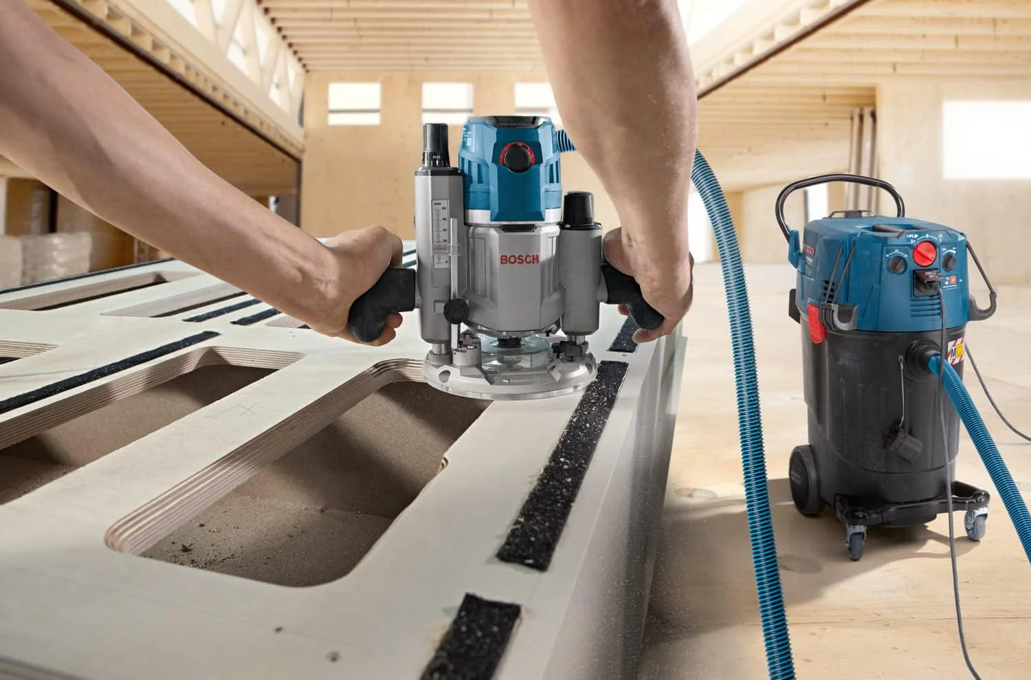 Bosch Professional: odkurzacz do pracy na sucho i mokro GAS 35 L AFC (1 200 W, 3 rury chromowane, wąż 5 m, zestaw dysz podłogowych, 1 filtr płaski fałdowany, worek na pył)