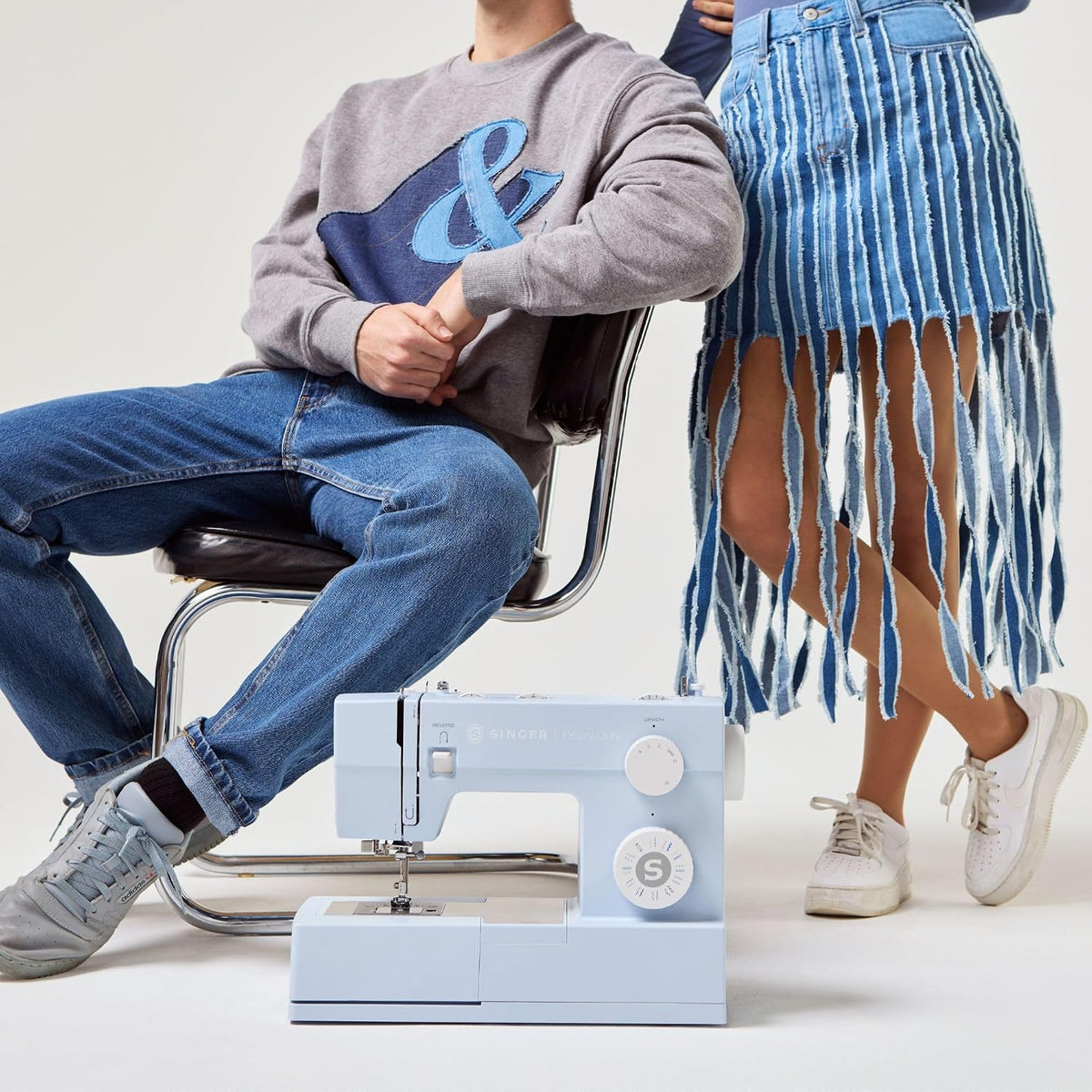 SINGERÂ® 4423 (Meltwater Blue) Heavy Duty Sewing Machine with Accessories