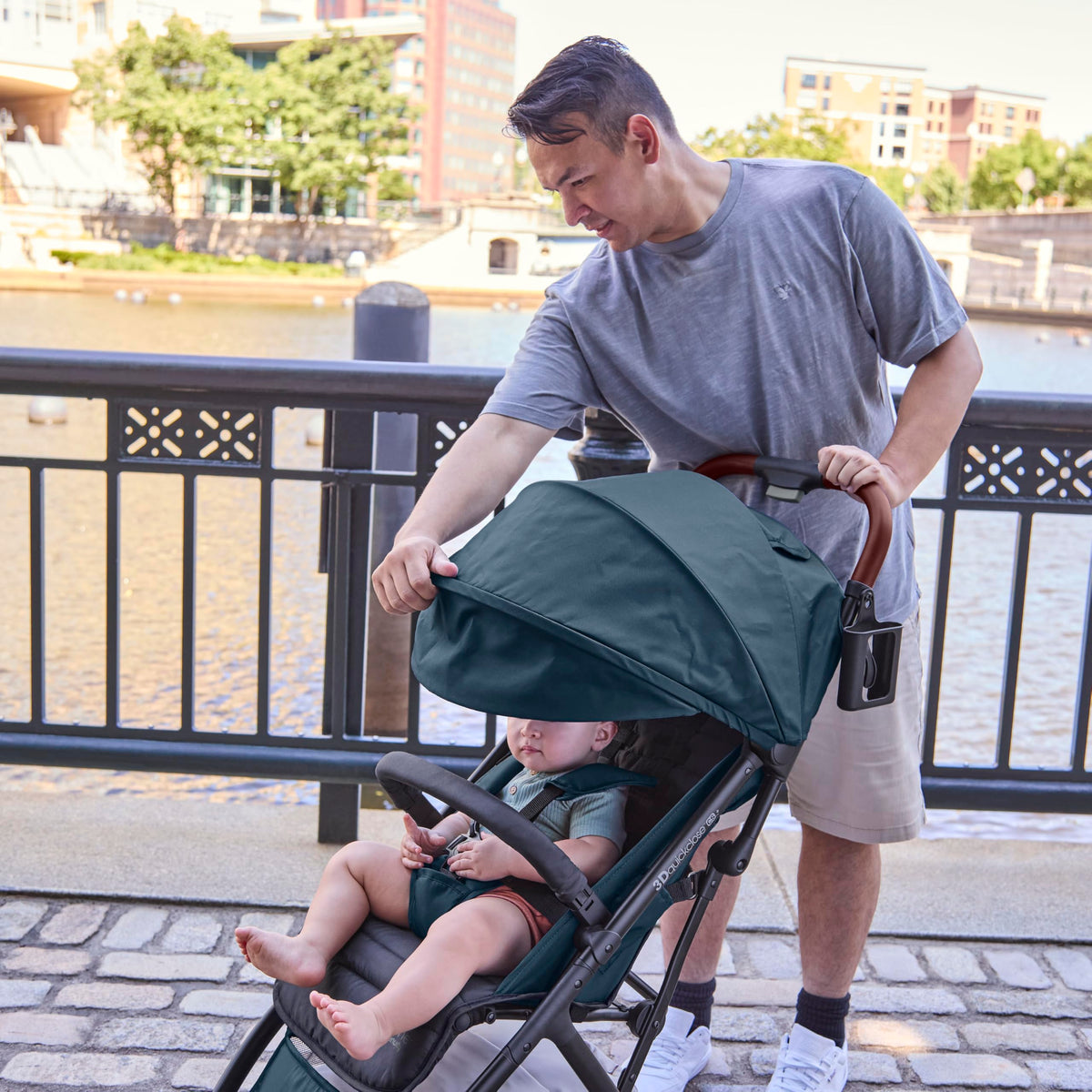 Ingenuity 3Dquickclose CS+ Compact Fold Stroller â Lightweight Stroller with Oversized Canopy, Extra-Large Storage and Compact Fold, Gray