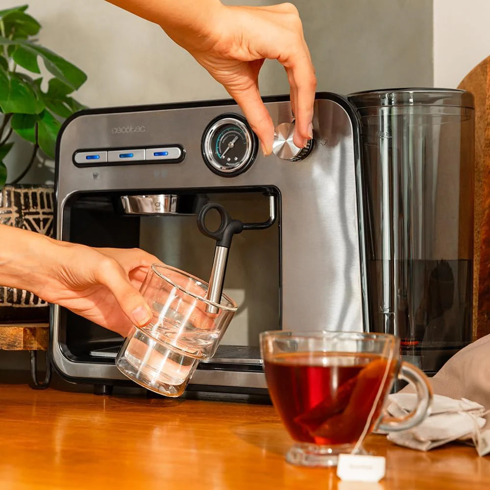 Cecotec Ekspres do kawy z podwójnym wyjściem Power Espresso 20 Barista Cream. 1550 W, 20 prętów, zbiornik na ziarna kawy 250g, młynek z 30 poziomami mielenia, termoblok, zbiornik na wodę 2.5 L