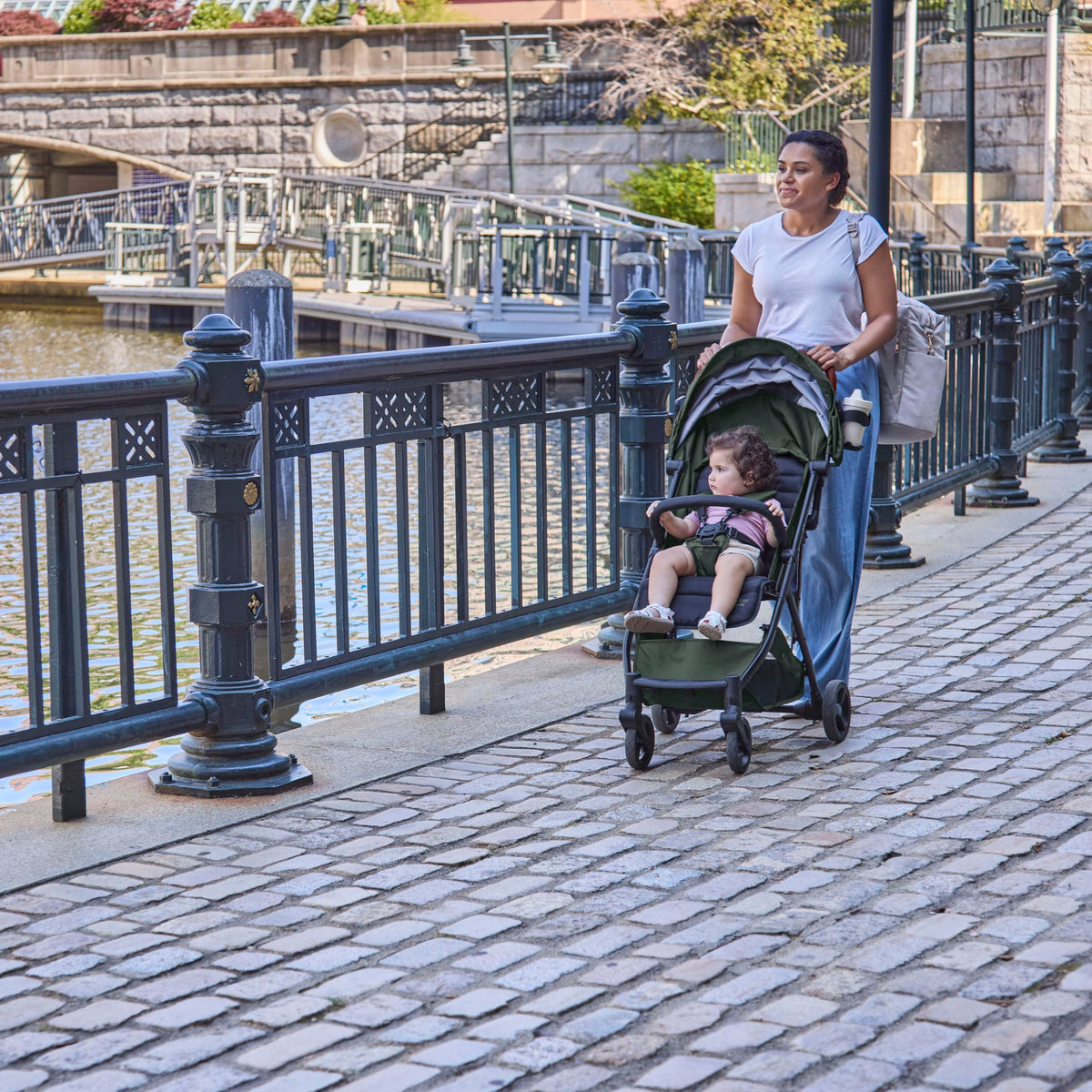 Ingenuity 3Dquickclose CS+ Compact Fold Stroller â Lightweight Stroller with Oversized Canopy, Extra-Large Storage and Compact Fold, Gray
