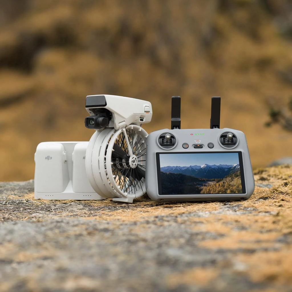DJI Flip z kontrolerem RC 2 z wyświetlaczem, dron Follow Me z kamerą 4K UHD dla dorosłych, masa poniżej 249 g, 3-osiowy gimbal, transmisja wideo 13 km, start z dłoni i 31 min lotu