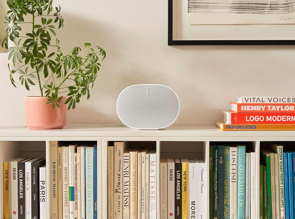 Sonos Era 300. Poczuj dźwięk dookoła. Dzięki dźwiękowi następnego poziomu, Era 300 nie tylko Cię otacza, ale umieszcza Cię w muzyce. (czarny)