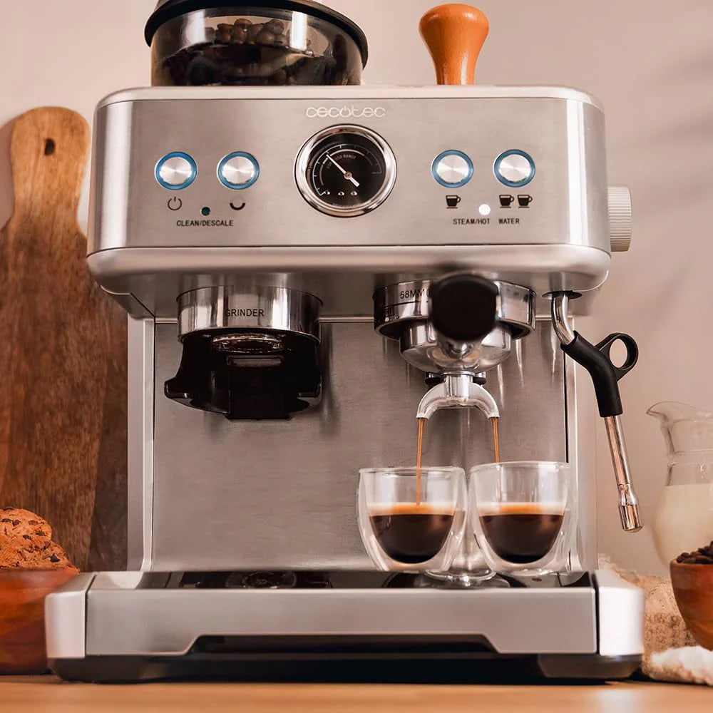 Cecotec Ekspres do kawy z podwójnym wyjściem Power Espresso 20 Barista Cream. 1550 W, 20 prętów, zbiornik na ziarna kawy 250g, młynek z 30 poziomami mielenia, termoblok, zbiornik na wodę 2.5 L