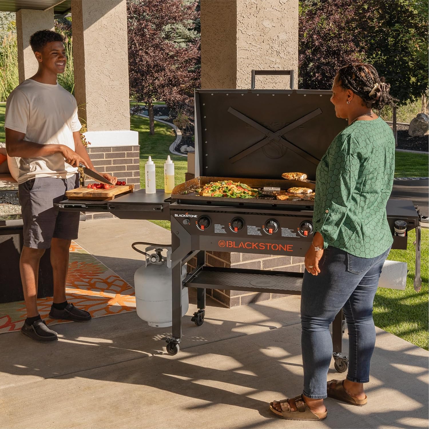 Iron-Forged 36 Omnivore Griddle – Premium Powder-Coated Steel with Reinforced Hood, Black Finish