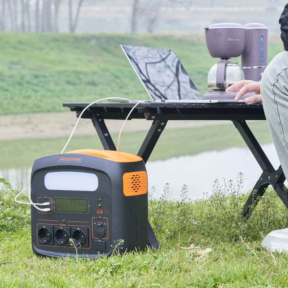 Generator solarny z panelem słonecznym 100 W, 1102,5 Wh LiFePO4, przenośna stacja Powerstation 1200 W (Power Lifting 2400 W), gniazdko AC mobilne zasilanie do przyczep kempingowych, prac domowych i