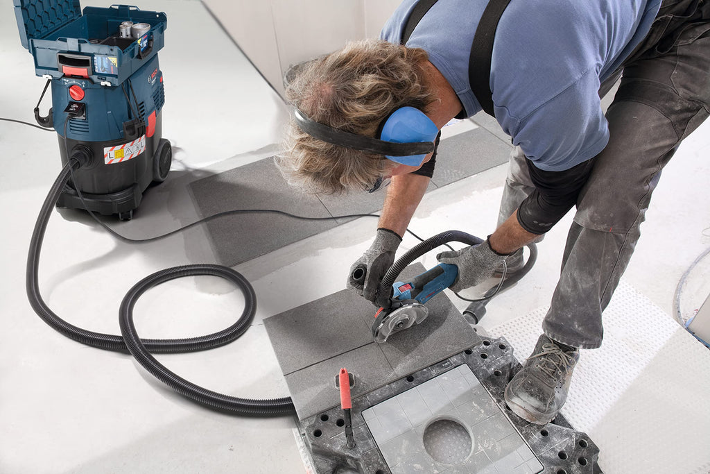 Bosch Professional: odkurzacz do pracy na mokro i sucho GAS 35 L SFC+ (1 200 W, 3 rury chromowane, wąż 3 m, zestaw dysz podłogowych, 1 filtr płaski fałdowany, worek na pył)