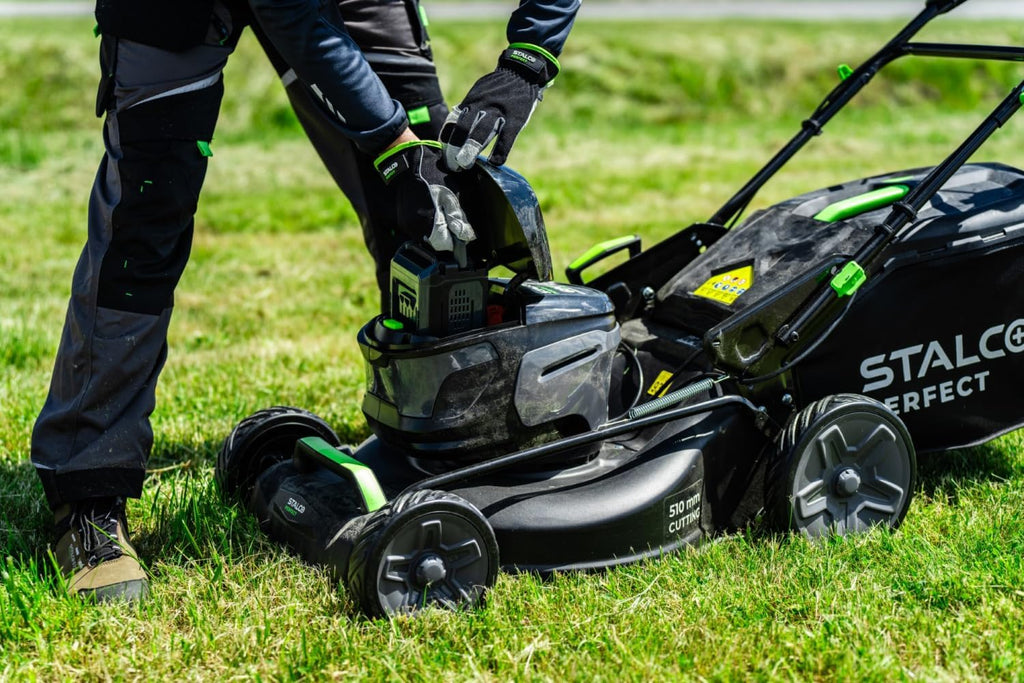 STALCO LMP60-51BLSP akumulatorowa kosiarka 60 V z napędem na koła, silnik bezszczotkowy, szerokość cięcia 51 cm, funkcja 4 w 1, stalowa obudowa, korpus bez akumulatora